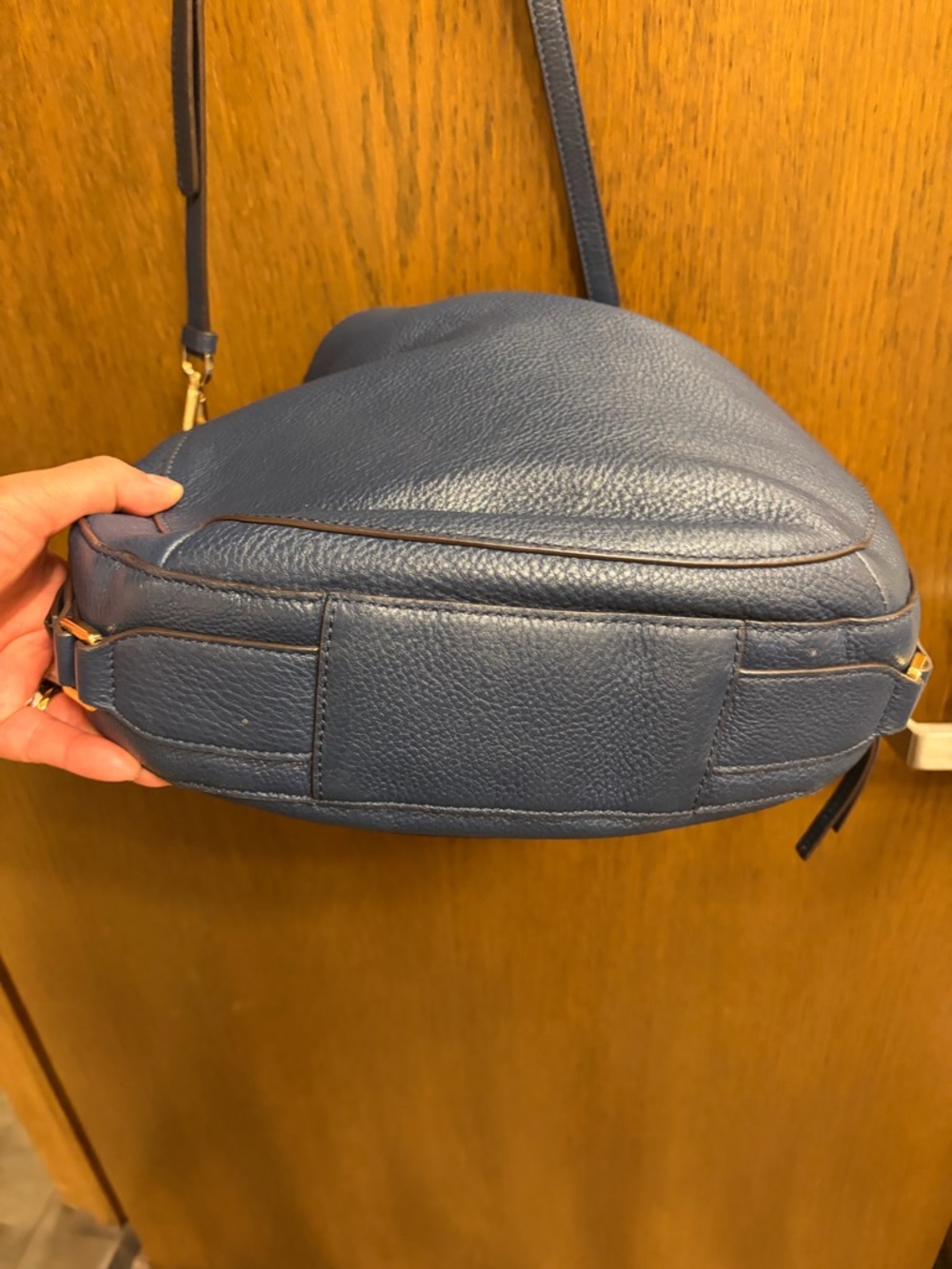 Michael Kors Navy Leather Shoulder Bag with Gold Hardware - Picture 5 of 6